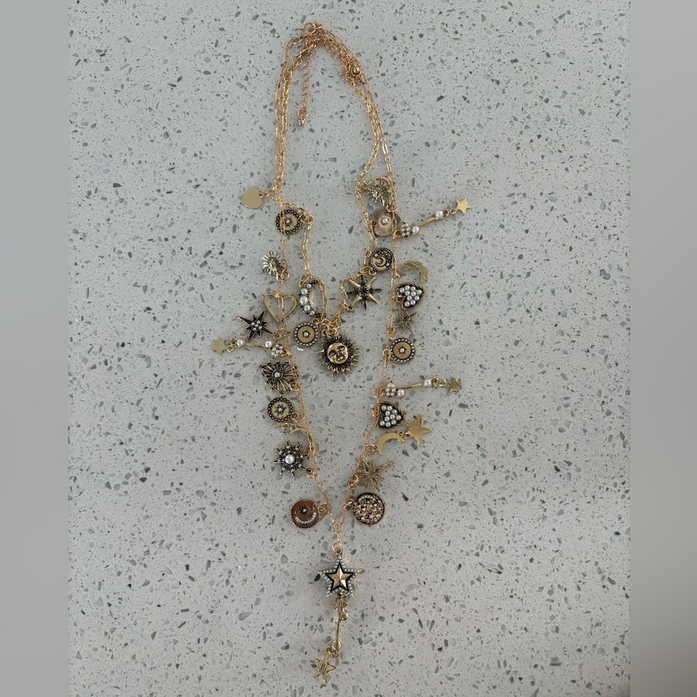 Charm necklace set